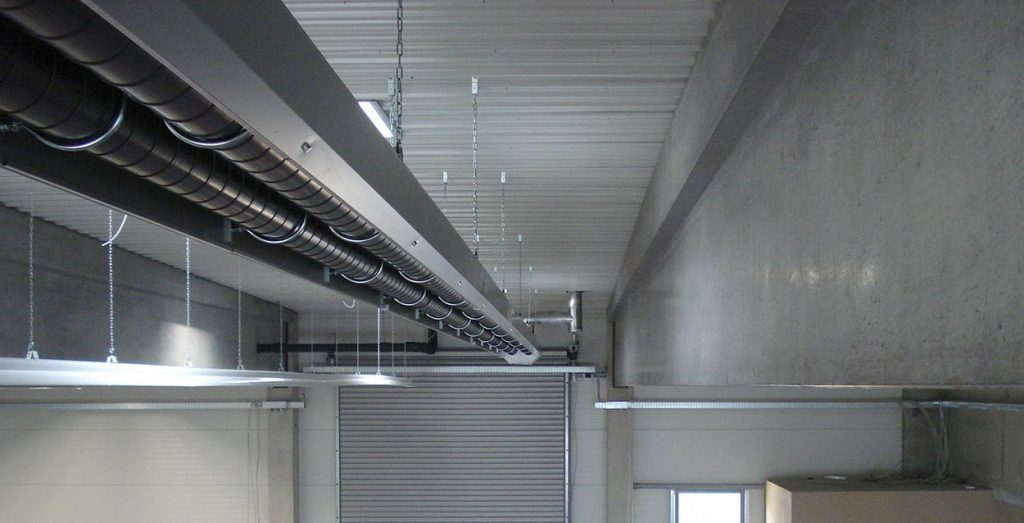 Dunkelstrahler in Hallen